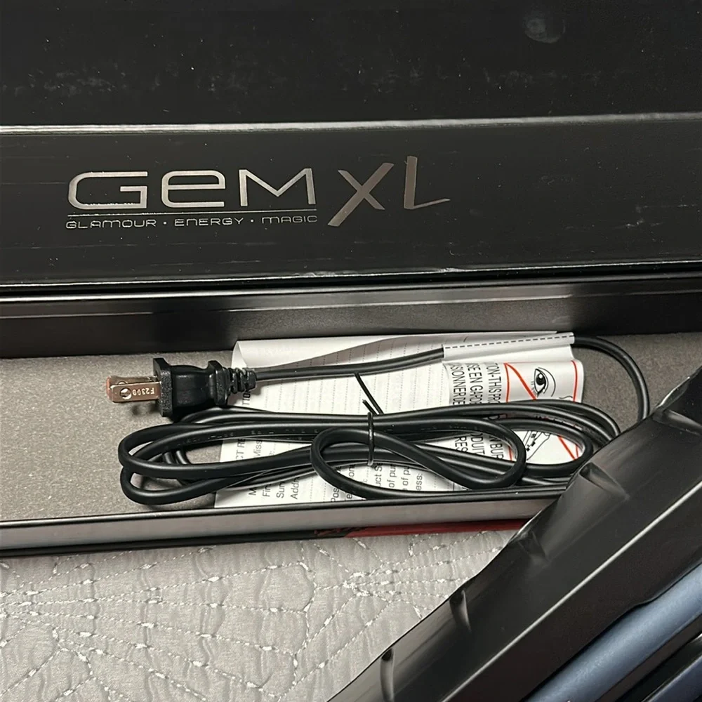 GEM XL 5” Long Plate Flat Iron for Straightening Hair , New in Box